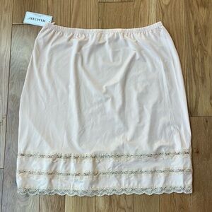 Mancyfit nude  Lace-Trim Midi Slip Skirt XXL